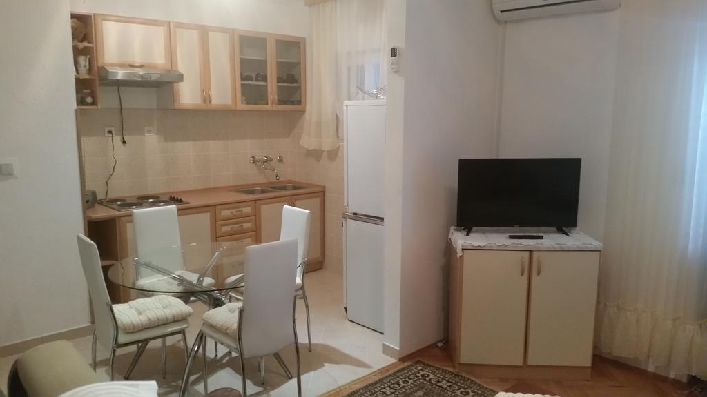 Apartment B&K Raslina Kültér fotó