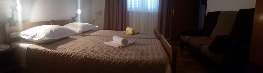 Apartment B&K Raslina Kültér fotó